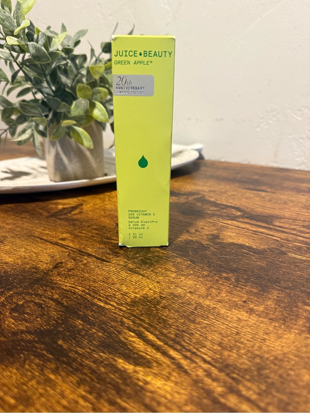 Juice Beauty Green Apple Vitamin C Serum - Bright Lime Green Box